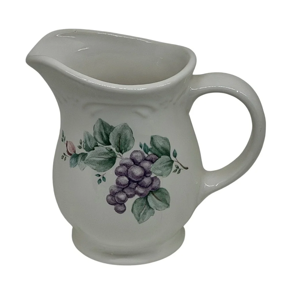 VTG Pfaltzgraff Creamer Pitcher White Grapevine‎ Pattern Stoneware Kitchenware